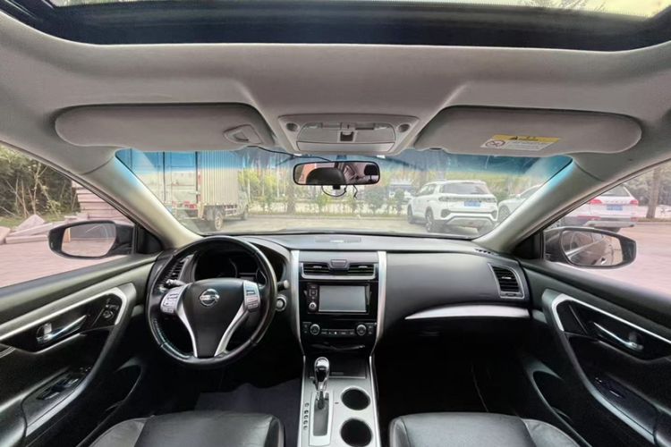 Used Nissan Teana 2016 Revised Version 2.0L XL Comfort Edition Interior 3