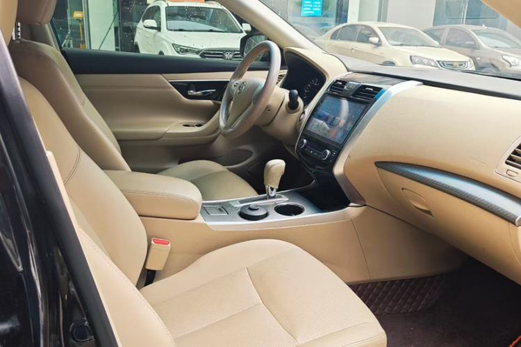 Used Nissan Teana 2016 2.0L XE Fashion Edition Interior 3