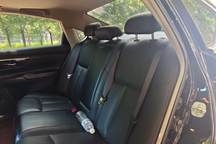 Used Nissan Teana 2016 Revised Version 2.0L XL Comfort Edition Interior 4