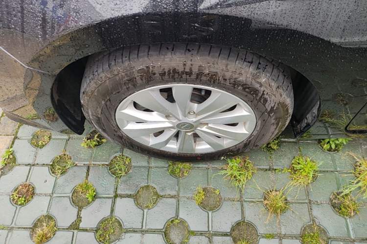 Used Nissan Teana 2016 Revised Version 2.0L XL Comfort Edition Left Front Wheel Hub