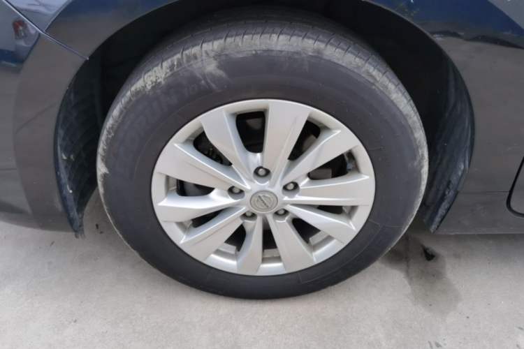Used Nissan Teana 2016 2.0L XL Comfort Edition Left Front Wheel Hub