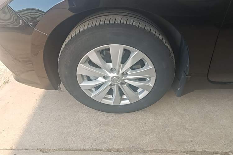 Used Nissan Teana 2016 2.0L XL Comfort Edition Left Front Wheel Hub