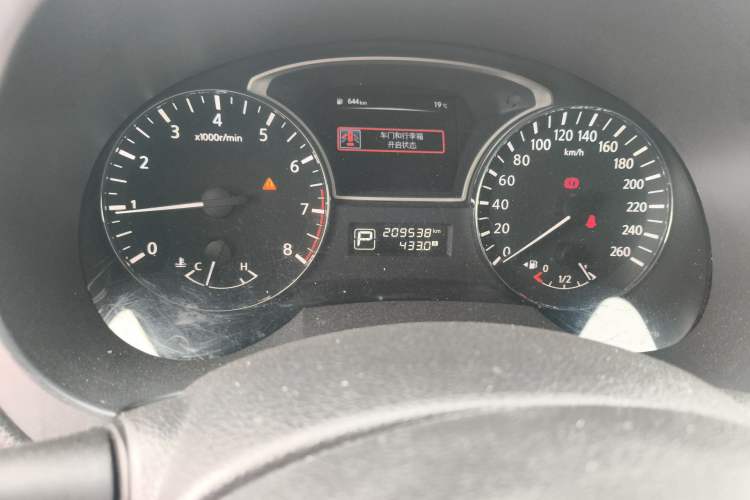 Used Nissan Teana 2016 2.0L XL Comfort Edition Odometer Close Up