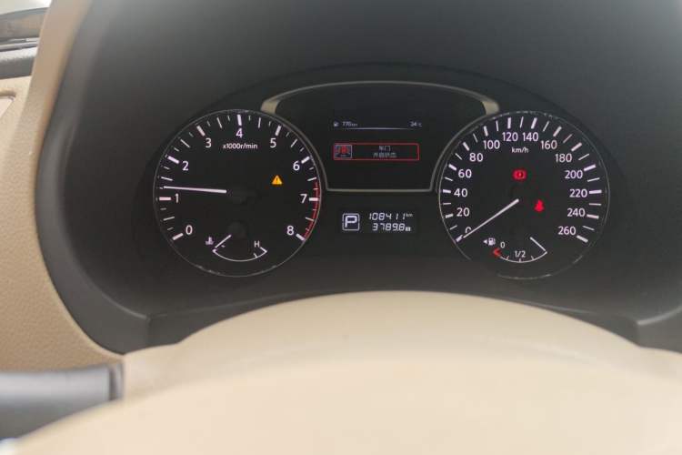 Used Nissan Teana 2016 2.0L XE Fashion Edition Odometer Close Up