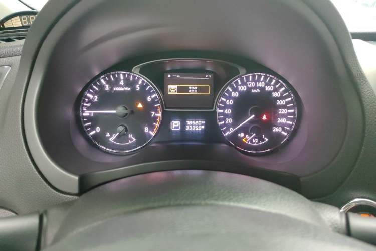 Used Nissan Teana 2016 2.0L XL Comfort Edition Odometer Close Up