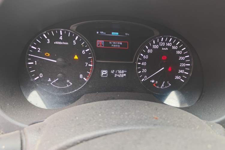 Used Nissan Teana 2016 2.0L XL Comfort Edition Odometer Close Up