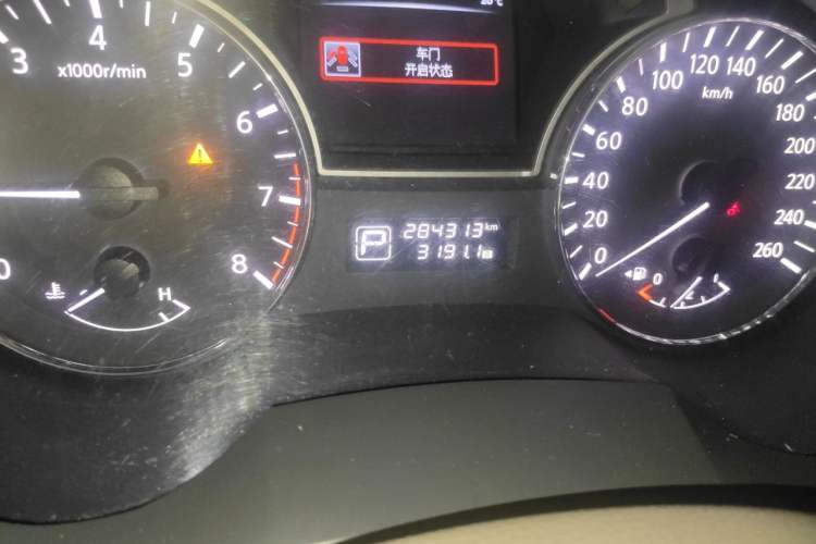 Used Nissan Teana 2016 2.0L XE Fashion Edition Odometer Close Up