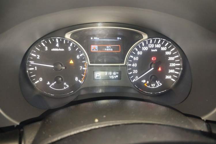 Used Nissan Teana 2016 2.0L XL Comfort Edition Odometer Close Up