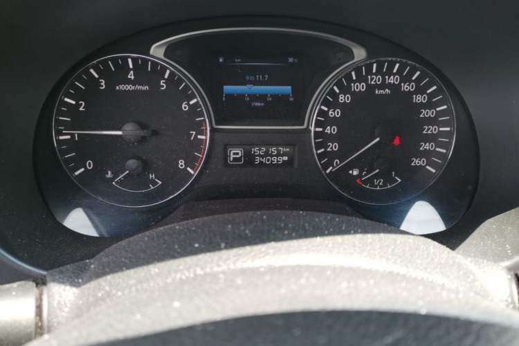 Used Nissan Teana 2016 2.0L XL Comfort Edition Odometer Close Up