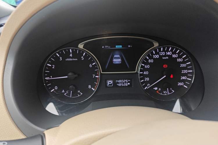 Used Nissan Teana 2016 2.0L XL Comfort Edition Odometer Close Up
