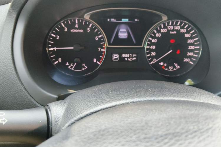 Used Nissan Teana 2016 2.0L XL Comfort Edition Odometer Close Up