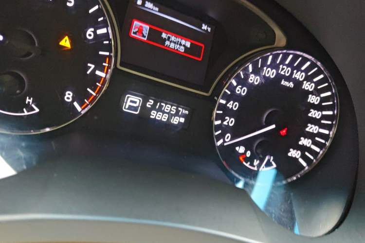 Used Nissan Teana 2016 2.0L XL Comfort Edition Odometer Close Up