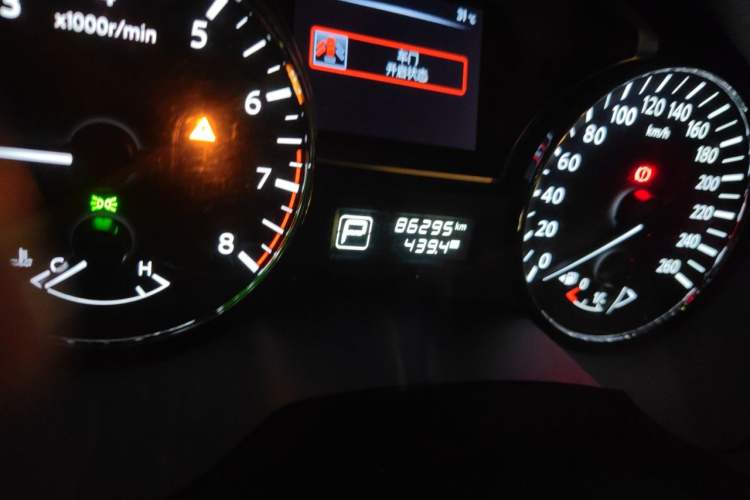 Used Nissan Teana 2016 Revised Version 2.0L XL Comfort Edition Odometer Close Up