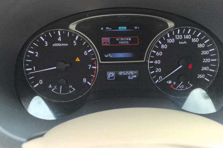 Used Nissan Teana 2016 2.0L XL-Upper Smart Edition Odometer Close Up
