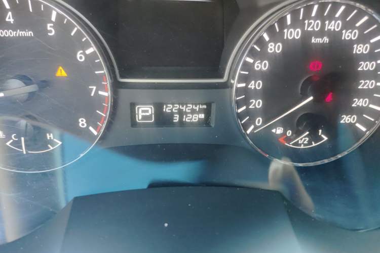 Used Nissan Teana 2016 2.0L XL Comfort Edition Odometer Close Up
