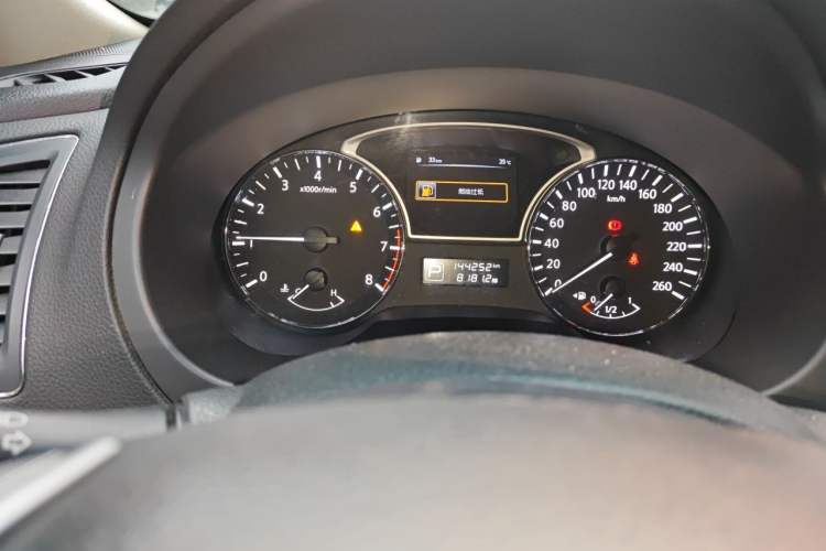 Used Nissan Teana 2016 Revised Version 2.0L XL Comfort Edition Odometer Close Up