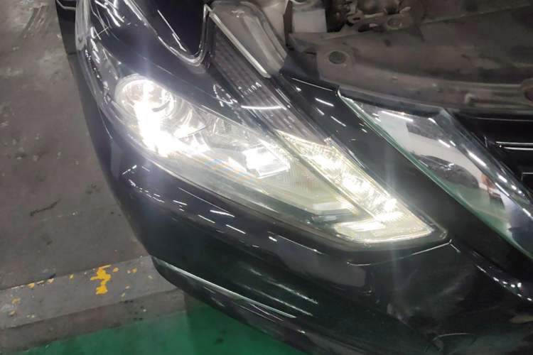 Used Nissan Teana 2016 Revised Version 2.0L XL Comfort Edition Right Front Headlight