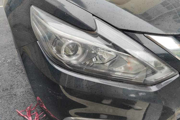Used Nissan Teana 2016 2.0L XL Comfort Edition Right Front Headlight