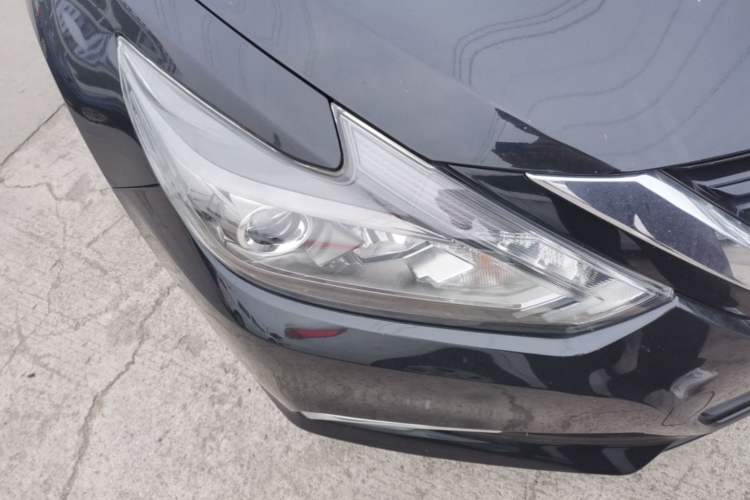 Used Nissan Teana 2016 2.5L XL-Upper Smart Enjoyment Version Right Front Headlight