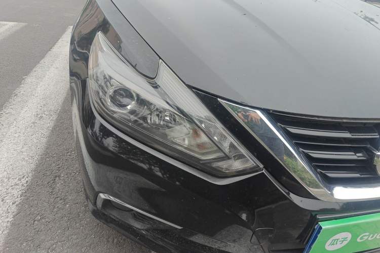 Used Nissan Teana 2016 Revised Version 2.0L XL Comfort Edition Right Front Headlight
