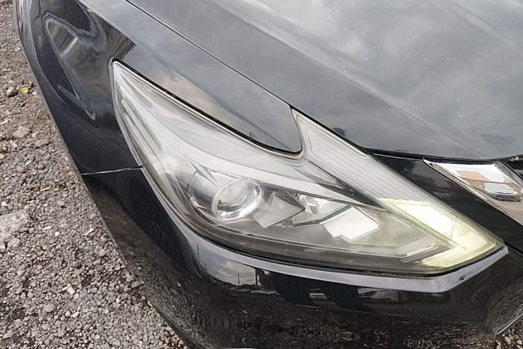 Used Nissan Teana 2016 Revised Version 2.0L XL Comfort Edition Right Front Headlight