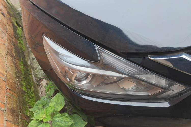 Used Nissan Teana 2016 2.0L XL Comfort Edition Right Front Headlight
