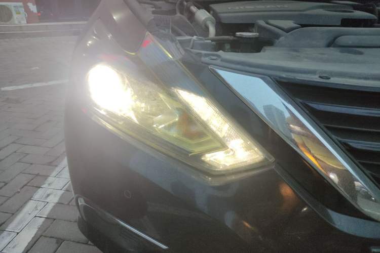 Used Nissan Teana 2016 2.0L XL-Upper Smart Edition Right Front Headlight
