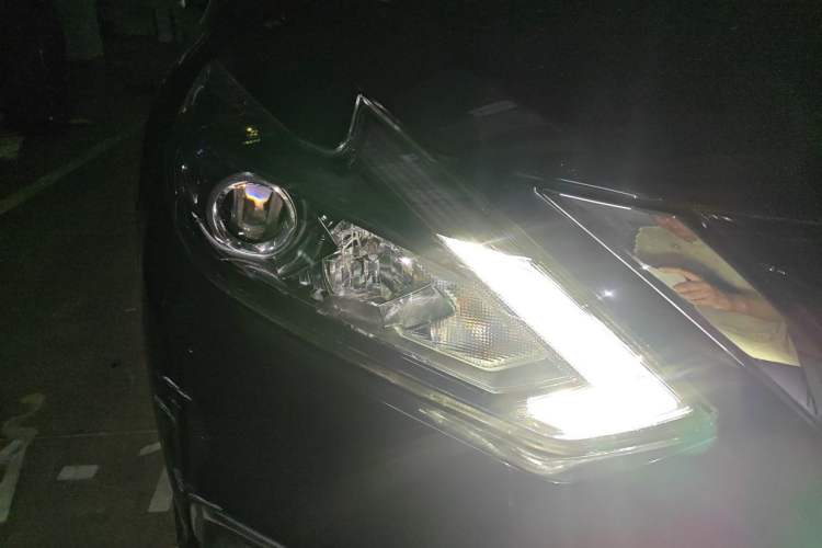 Used Nissan Teana 2016 Revised Version 2.0L XL Comfort Edition Right Front Headlight