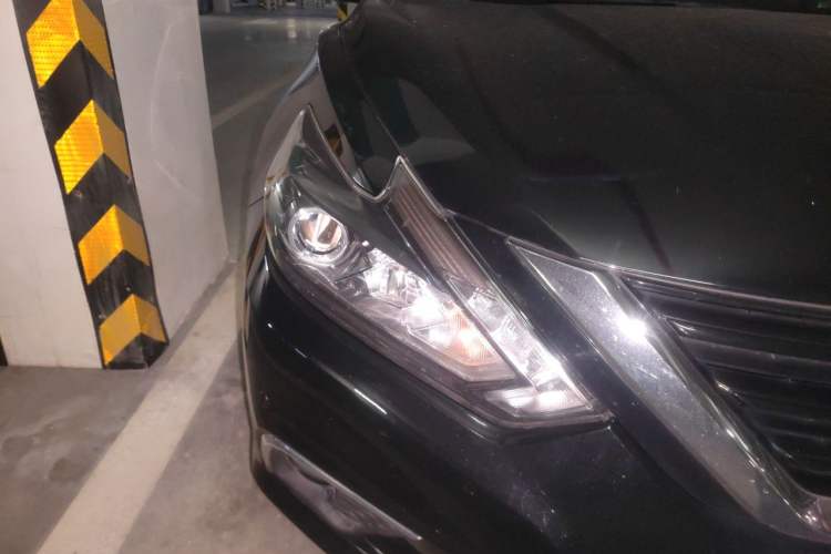Used Nissan Teana 2016 Revised Version 2.0L XL Comfort Edition Right Front Headlight