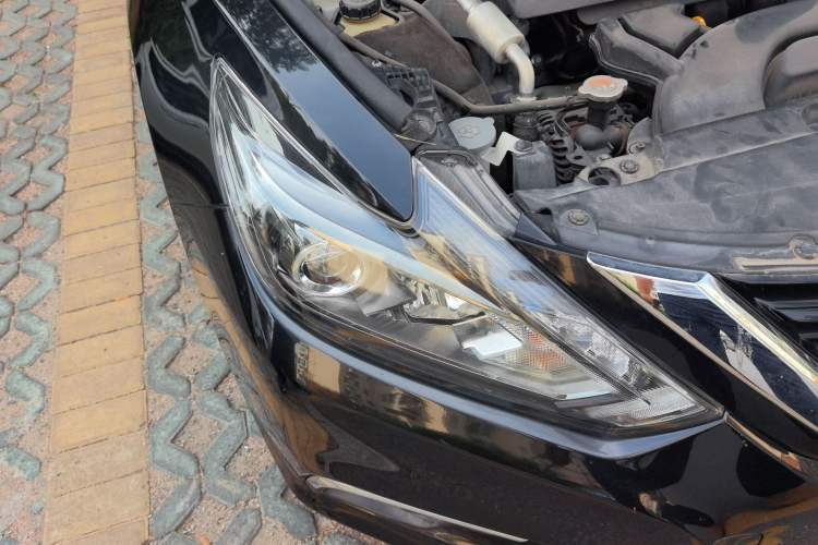 Used Nissan Teana 2016 Revised Version 2.0L XL Comfort Edition Right Front Headlight