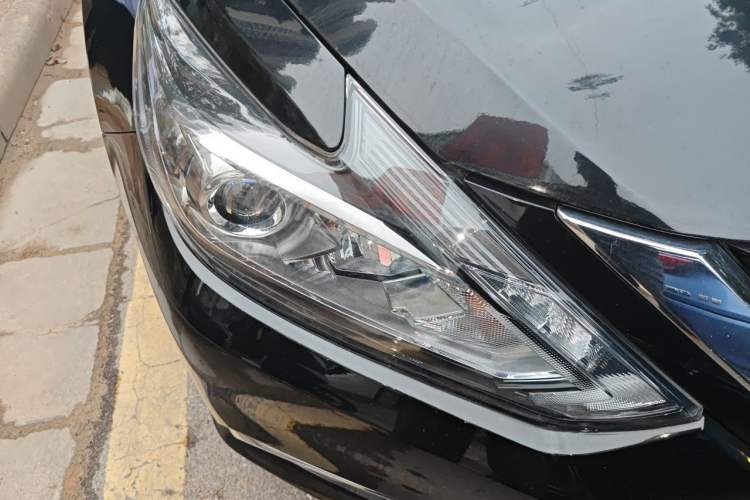 Used Nissan Teana 2016 Revised Version 2.0L XL Comfort Edition Right Front Headlight