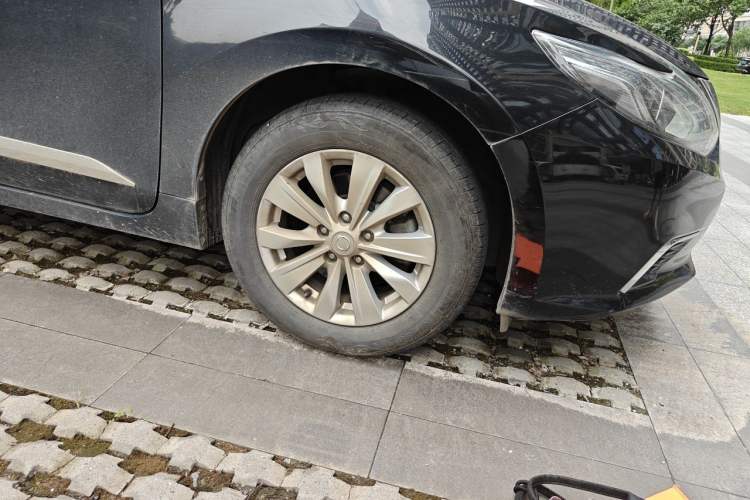 Used Nissan Teana 2016 Revised Version 2.0L XL Comfort Edition Right Front Wheel Hub