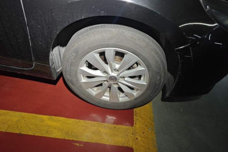 Used Nissan Teana 2016 2.5L XL Comfort Edition Right Front Wheel Hub