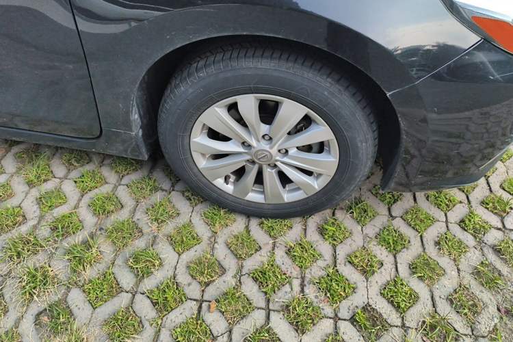 Used Nissan Teana 2016 2.0L XL Comfort Edition Right Front Wheel Hub
