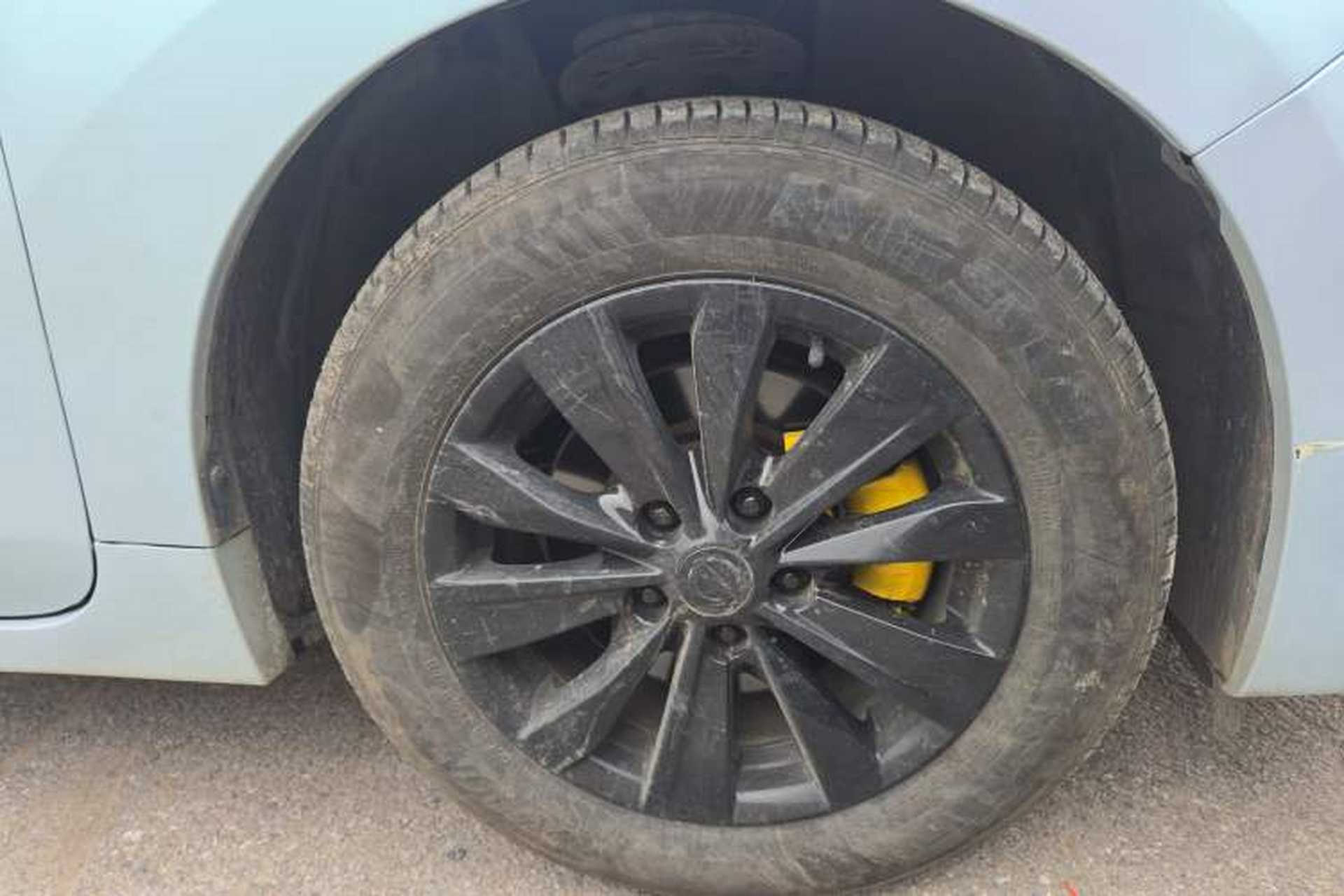 Used Nissan Teana 2016 2.0L XL Comfort Edition Right Front Wheel Hub