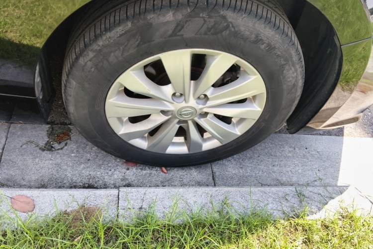 Used Nissan Teana 2016 2.0L XL Comfort Edition Right Front Wheel Hub