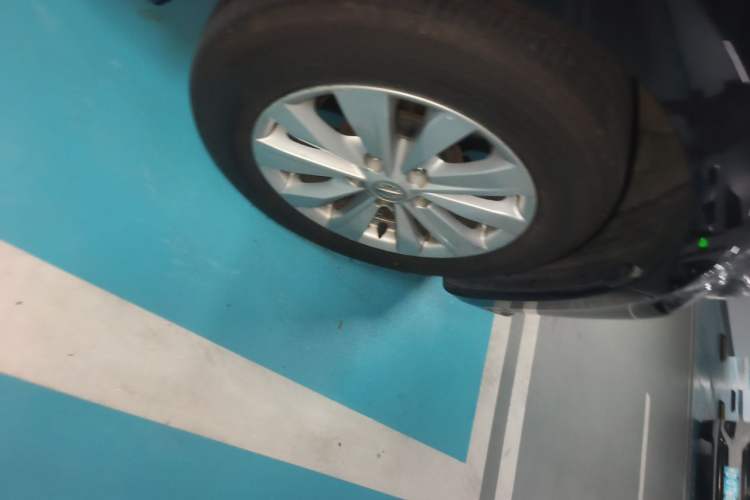 Used Nissan Teana 2016 2.0L XL Comfort Edition Right Front Wheel Hub