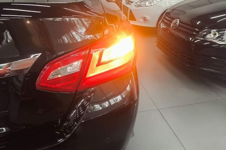 Used Nissan Teana 2016 Revised Version 2.0L XL Comfort Edition Right Rear Taillight