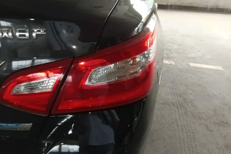 Used Nissan Teana 2016 Revised Version 2.0L XL Comfort Edition Right Rear Taillight