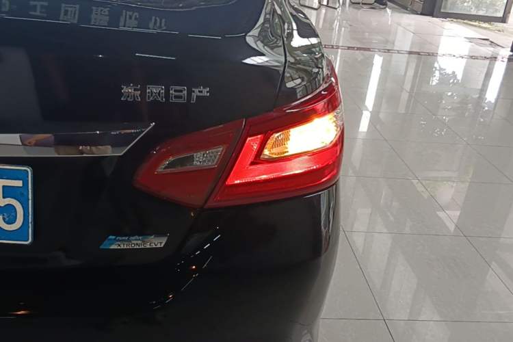 Used Nissan Teana 2016 Revised Version 2.0L XL Comfort Edition Right Rear Taillight