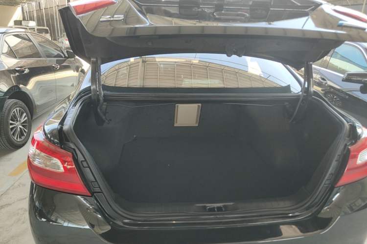 Used Nissan Teana 2016 2.5L XL-Upper Smart Enjoyment Version Trunk