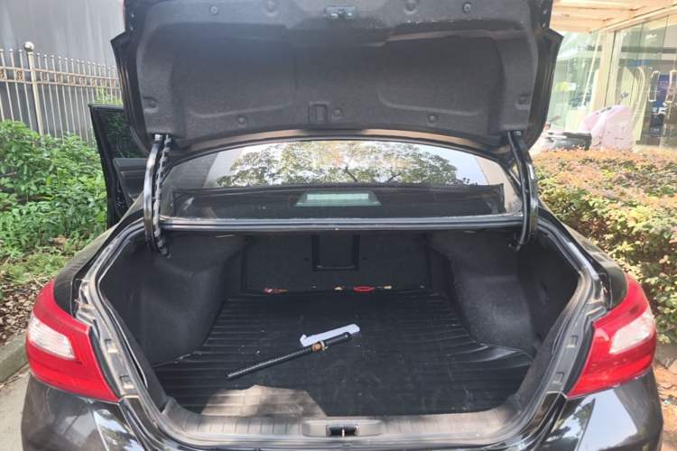 Used Nissan Teana 2016 2.0L XL-Upper Smart Edition Trunk