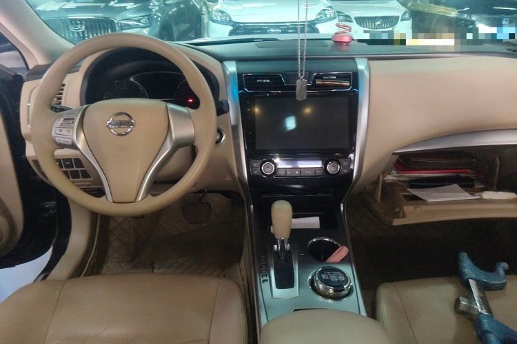 Used Nissan Teana 2016 2.0L XE Fashion Edition Center Console
