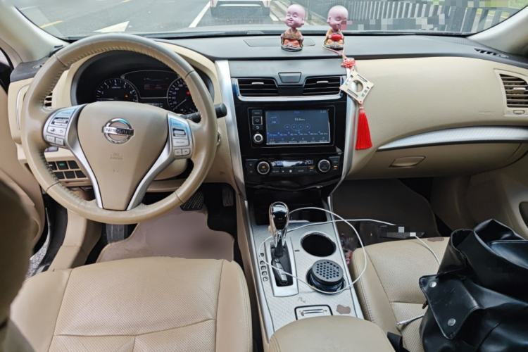 Used Nissan Teana 2016 2.0L XL Comfort Edition Center Console
