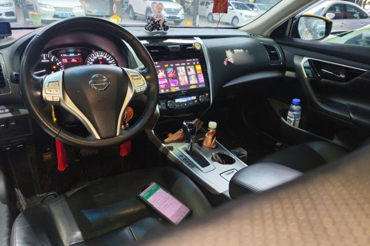 Used Nissan Teana 2016 Revised Version 2.0L XL Comfort Edition Center Console