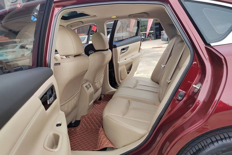 Used Nissan Teana 2016 Revised Version 2.0L XL Comfort Edition Interior 5