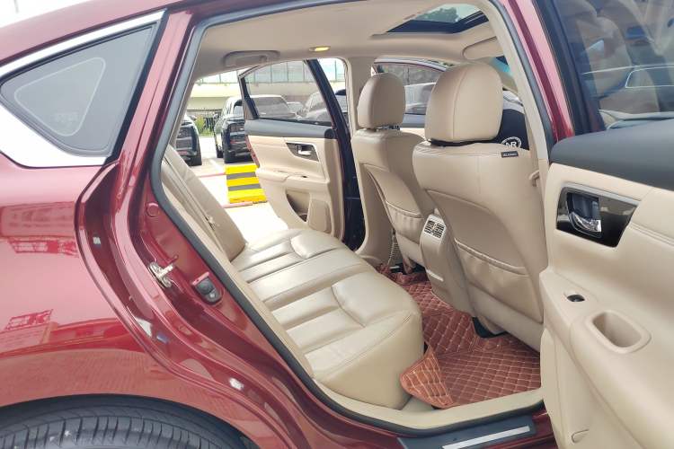 Used Nissan Teana 2016 Revised Version 2.0L XL Comfort Edition Interior 8