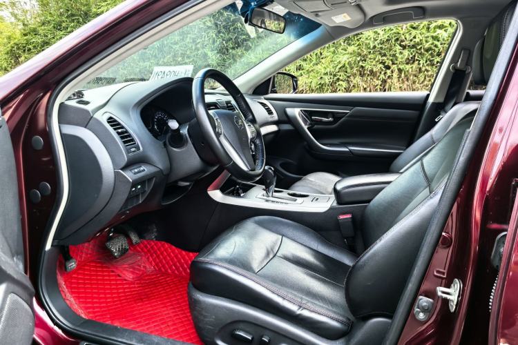 Used Nissan Teana 2016 2.0L XL Comfort Edition Interior 9