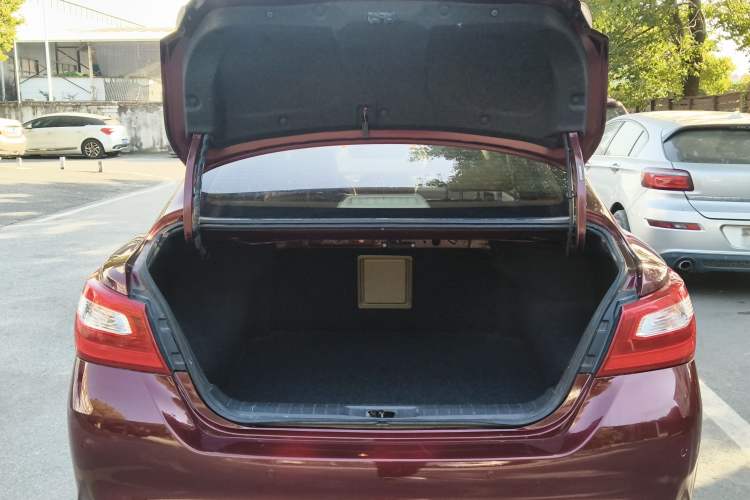 Used Nissan Teana 2016 2.0L XL-Upper Smart Edition Trunk