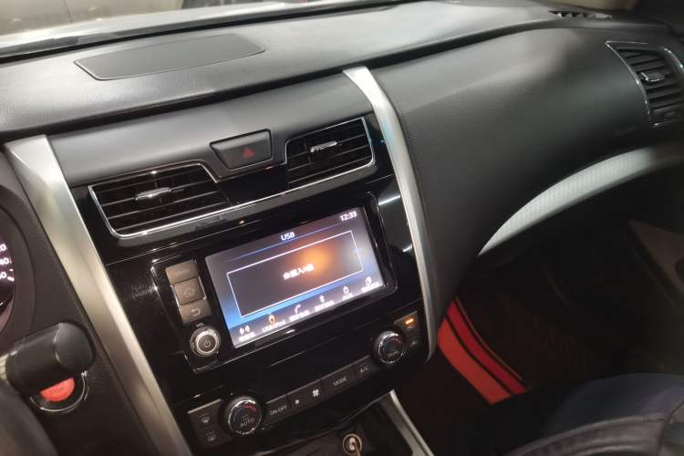 Used Nissan Teana 2016 Revised Version 2.0L XL Comfort Edition Audio And AC Panel